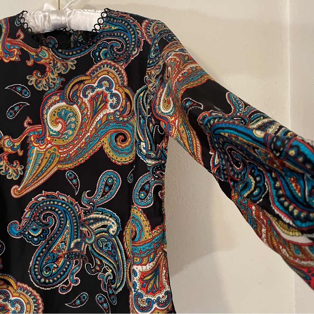 J.Crew Black Silk Paisley Blouse Picot Trim Button Back Size 2 - Picture 5 of 9